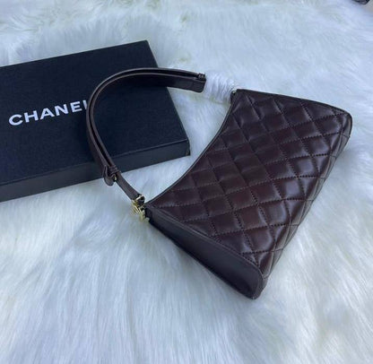 Chanel
95 dhs✅ 

with box
🎁🎁🎁

Zain72
♥️♥️♥️
