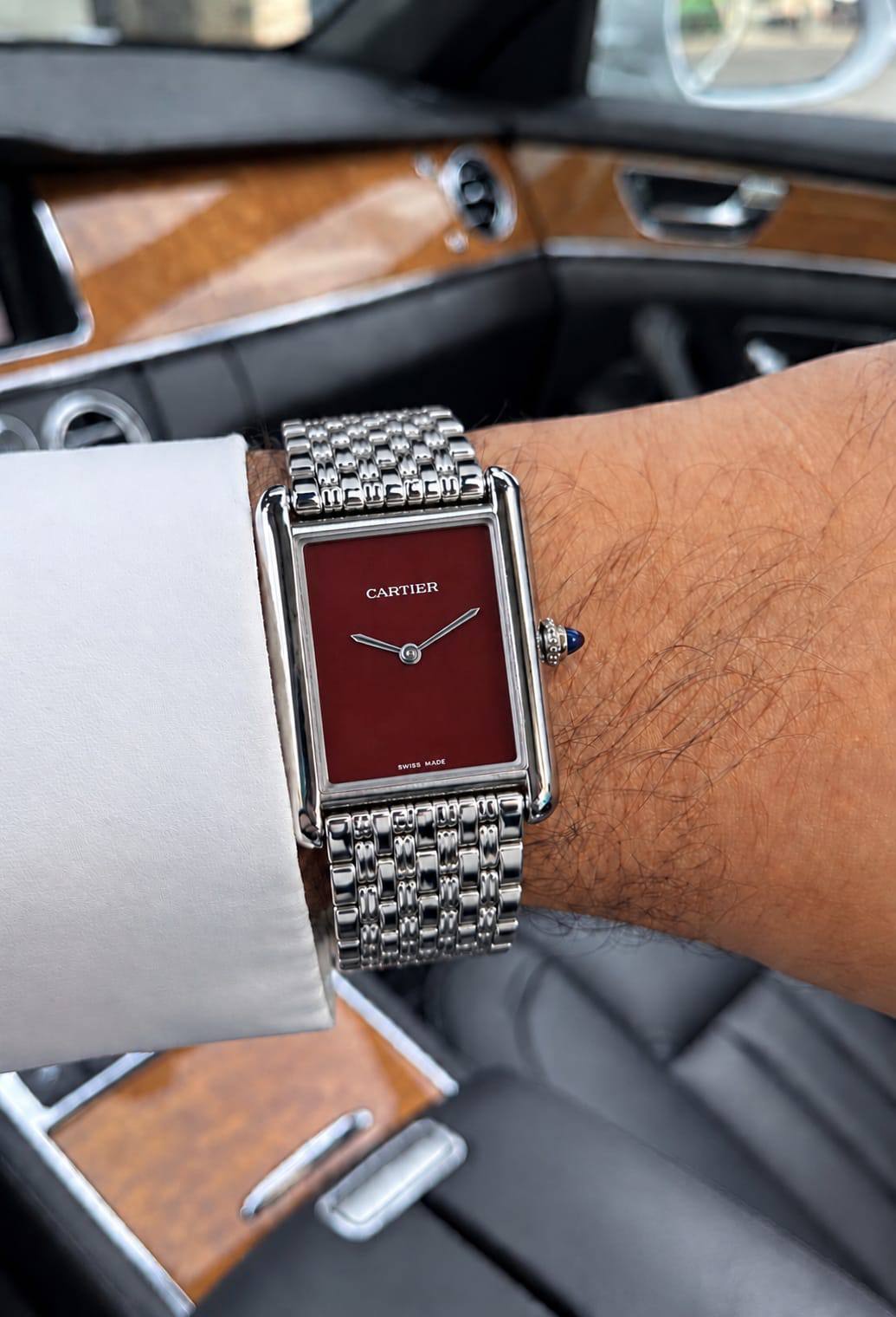 Cartier 

watch unsix (
size36mm) 

good quality 
230 dhs🇦🇪🇦🇪

Zain59
♥️♥️♥️