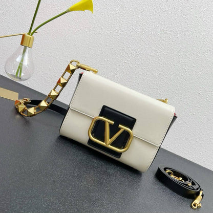 VALENTINO 
COPY ONE
200 dhs✅

Zain295
♥️♥️♥️
