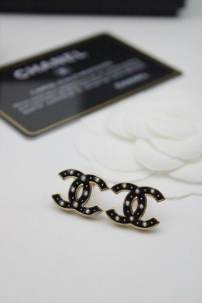 Accessories
55 dhs❤️

Zain122
♥️♥️♥️