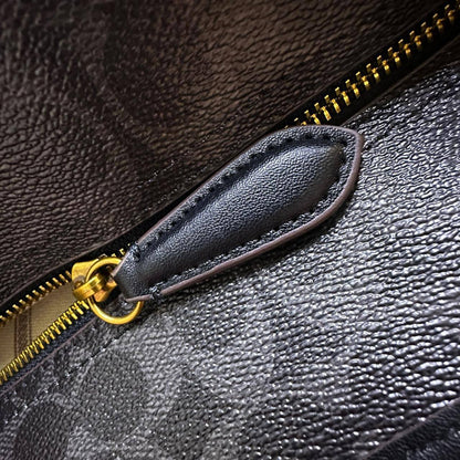 COACH 
HIGH QUALITY 
120 dhs🇦🇪🇦🇪
Size:50cm

Zain295
♥️♥️♥️