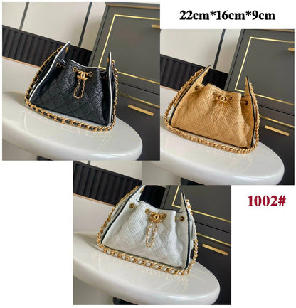 CHANEL 

RESTOCK 
HIGH QUALITY 
SMALL SIZE 

120 dhs🇦🇪🇦🇪

22 cm
Zain295
Zain39
♥️♥️♥️