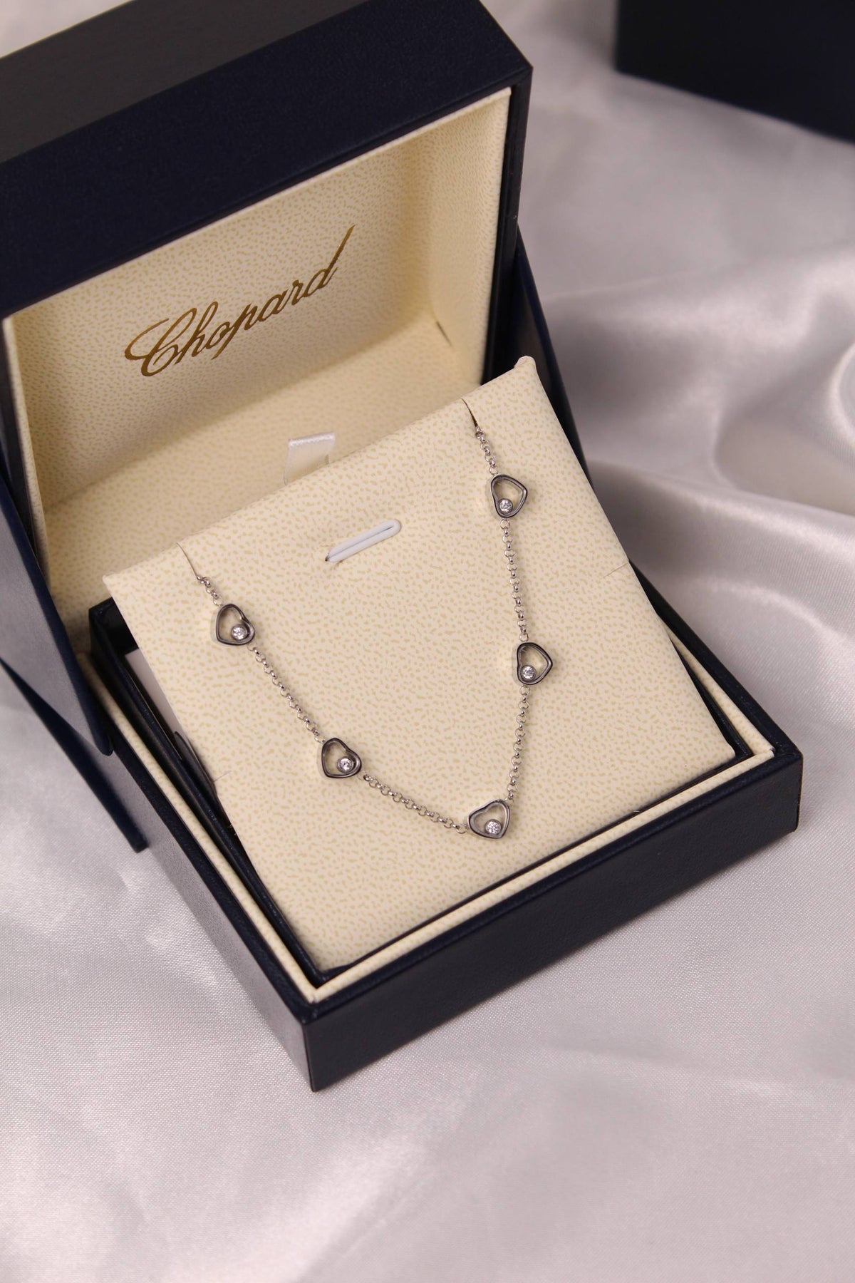 Chopard

 Happy Diamond Choker Necklace & EARINGS

18K gold , white Gold & Chmpn Gold Plated

Super Master Quality 

For Price 👇 WhatsApp✅
0568585901 
0507557372
0552275751 Owner Zain 👌

Zain106
♥️♥️♥️