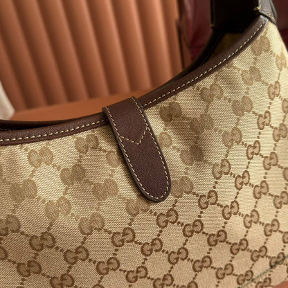 GUCCI 

NEW CAME 
HIGH QUALITY 

WITH BOX 

125 dhs🇦🇪🇦🇪🇦🇪

Zain39
♥️♥️♥️