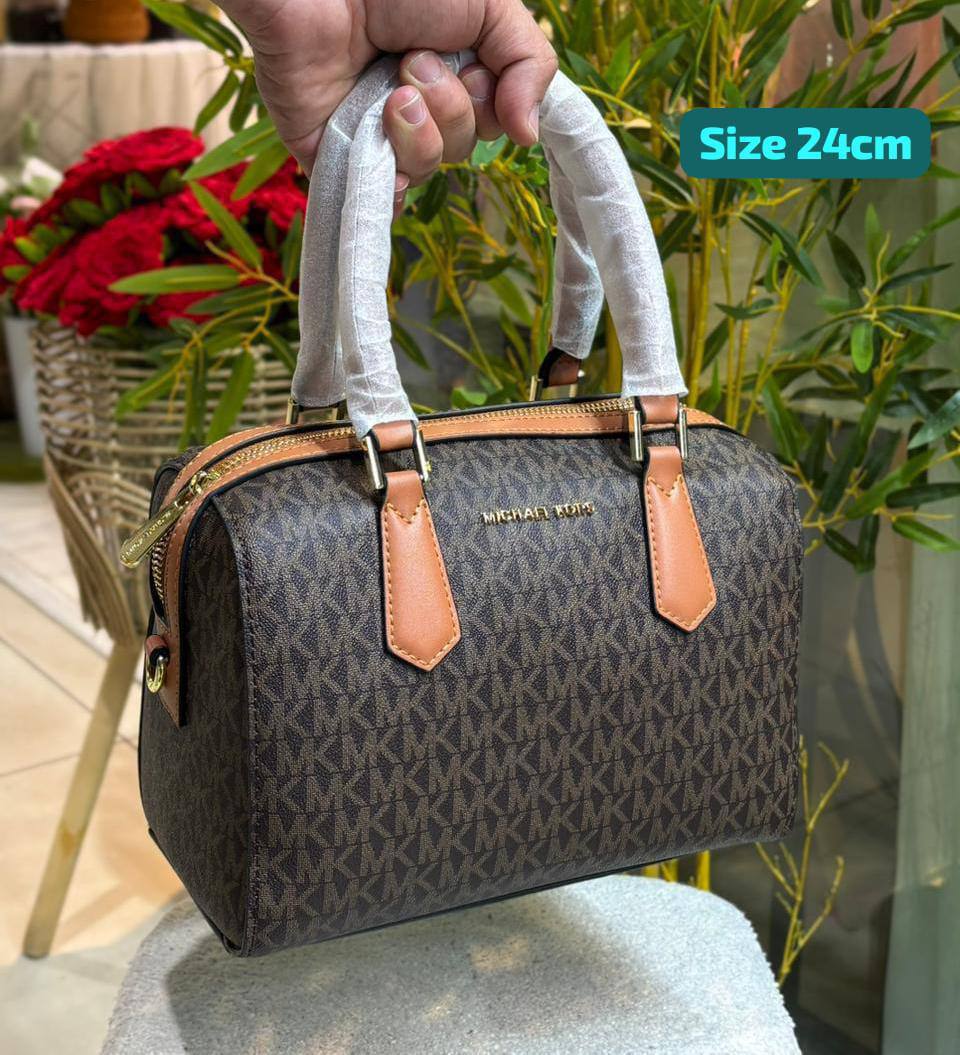 MK
Best quality
95 dhs✅
size 24cm

Zain158
♥️♥️♥️