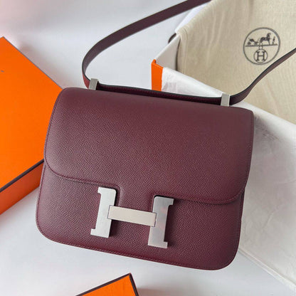 Hermes 
Best quality 

with box’s 
🎁🎁🎁

100 dhs✅
size 23 Cm

Zain290
♥️♥️♥️