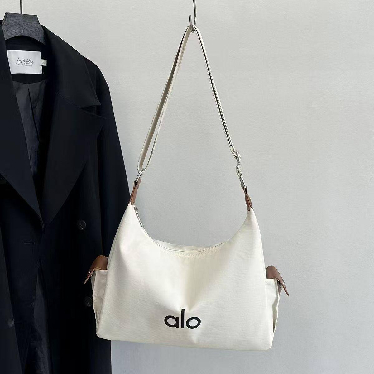 Alo Bag

65 dhs💓

Good quality 

Zain253
♥️♥️♥️