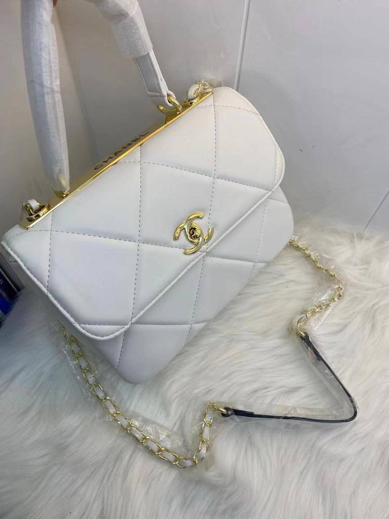 Chanel
105 dhs🪙🌨️
high quality  24cm

Zain26
♥️♥️♥️