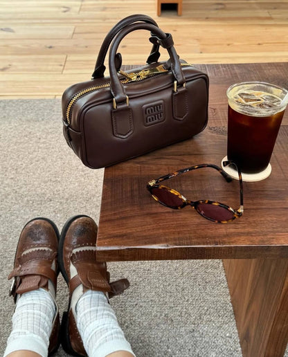 Miu Miu
95 dhs🇦🇪🇦🇪
with box

Zain07
♥️♥️♥️