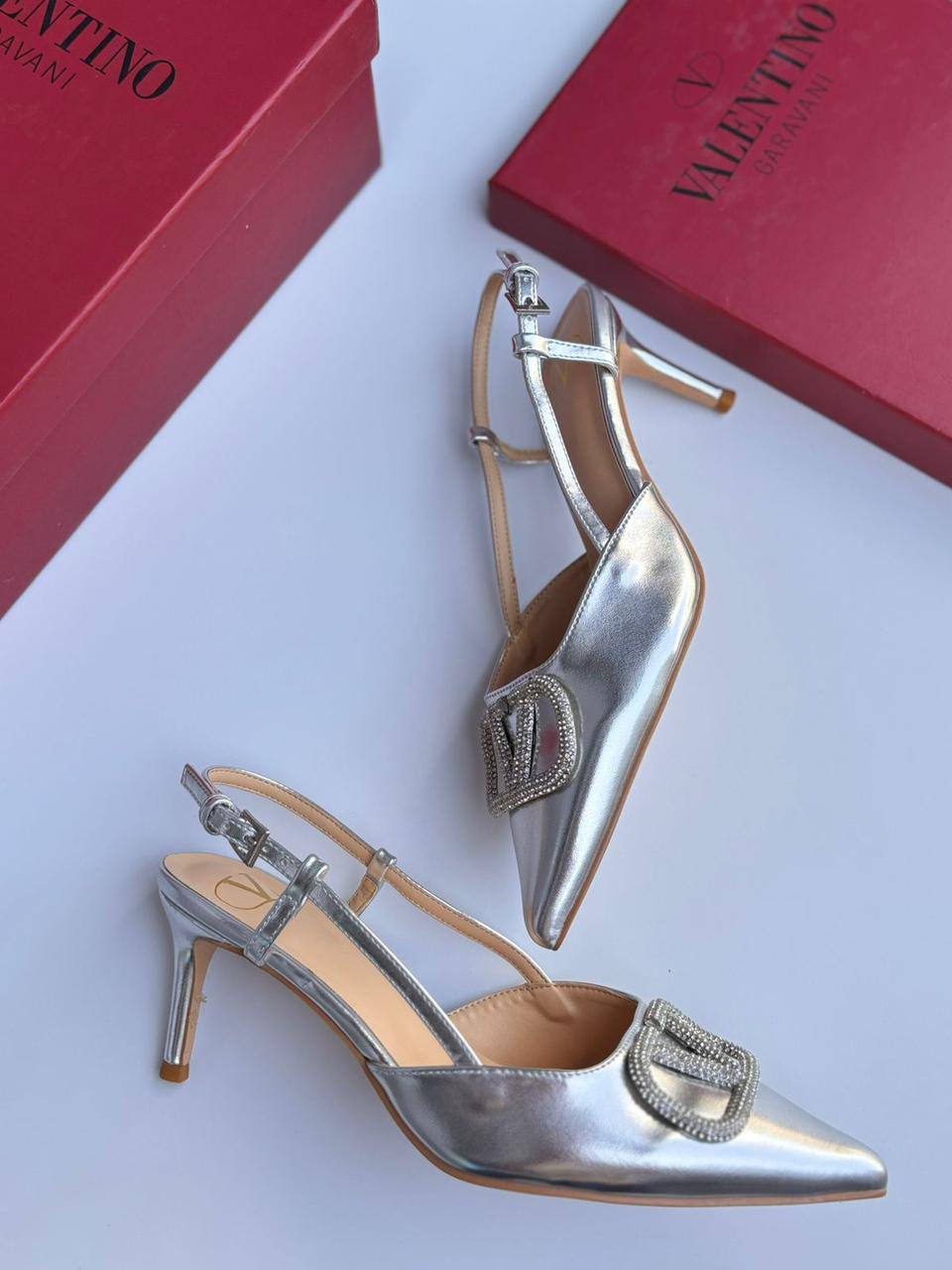 Valentino 
120 dhs🪙💕
Size 36-42

Zain30
♥️♥️♥️