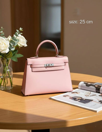 HERMES ᴋᴇʟʟʏ
ᴘʟᴀɪɴ ᴍᴀᴛᴛᴇ ʟᴇᴀᴛʜᴇʀ ᴍᴀᴛᴇʀɪᴀʟ
sɪʟᴠᴇʀ ʜᴀʀᴅᴡᴀʀᴇ
ɪᴛ ʜᴀs ʟᴏɴɢ ʙᴇʟᴛ sᴛʀᴀᴘ
sɪᴢᴇ: 25 cm

95 dhs❣️

Zain31
♥️♥️♥️