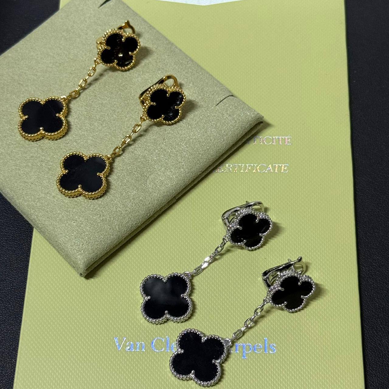 VCA ❤️‍🔥*
Earring 🐦‍🔥
2 flower 🌺 
Master quality 💯
With normal boxes 📦 
80 dhs❣️
With master box 📦 
120 dhs❣️

Zain216
♥️♥️♥️