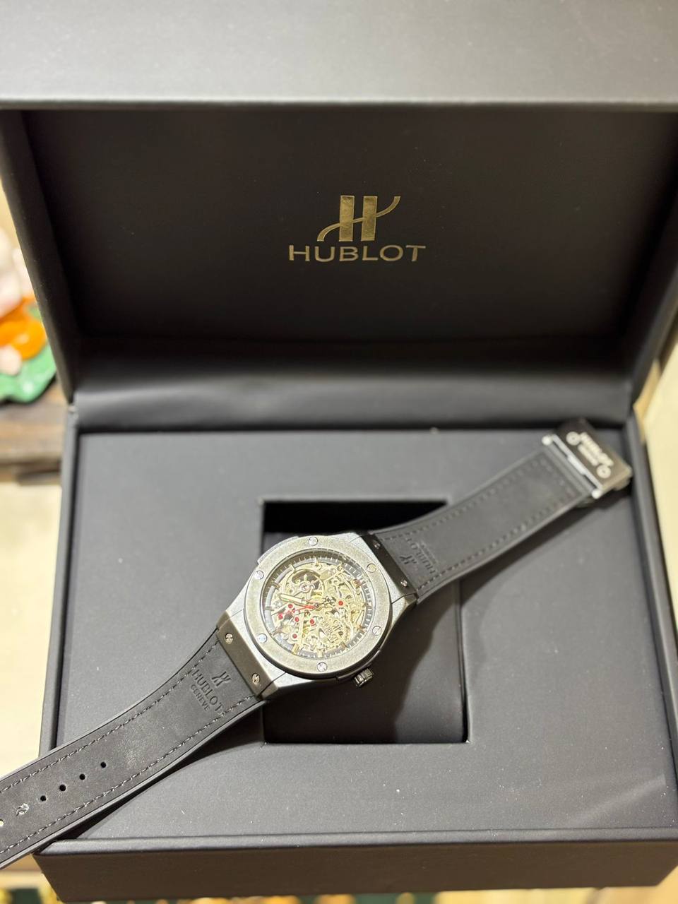 HUBLOT
😊For men ... 
270 dhs❣️

Zain108
♥️♥️♥️