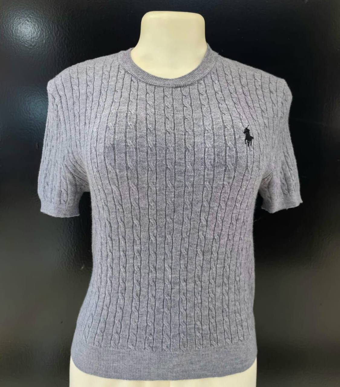 Polo T-shirt free size 
50 dhs✅

Zain295
♥️♥️♥️