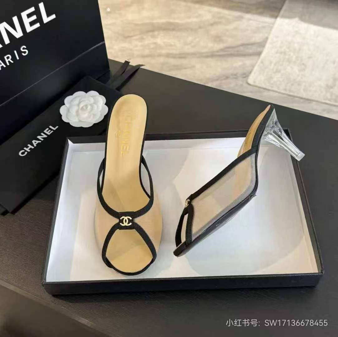 Chanel - YSL
High quality 
size 36-42 
110 dhs🪙🌨️

Zain132
♥️♥️♥️