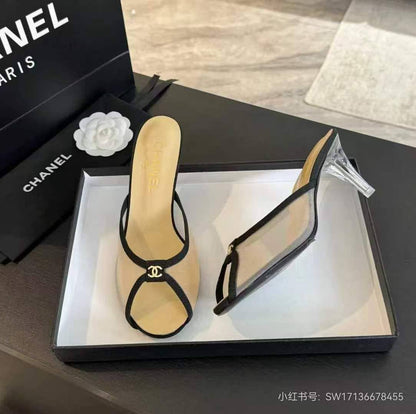 Chanel - YSL
High quality 
size 36-42 
110 dhs🪙🌨️

Zain132
♥️♥️♥️