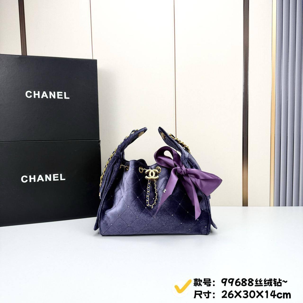 Chanel
Master
340 dhs✅
Very Good Master Quality

Zain297
♥️♥️♥️