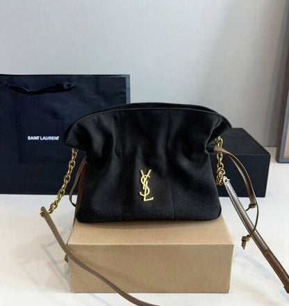 YSL 

SMALL SIZE 

WITH BOX 
🎁🎁🎁

105 dhs✅

Zain295
♥️♥️♥️