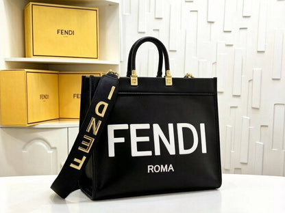 FENDI 
HIGH QUALITY
130 dhs✅

Zain39
♥️♥️♥️