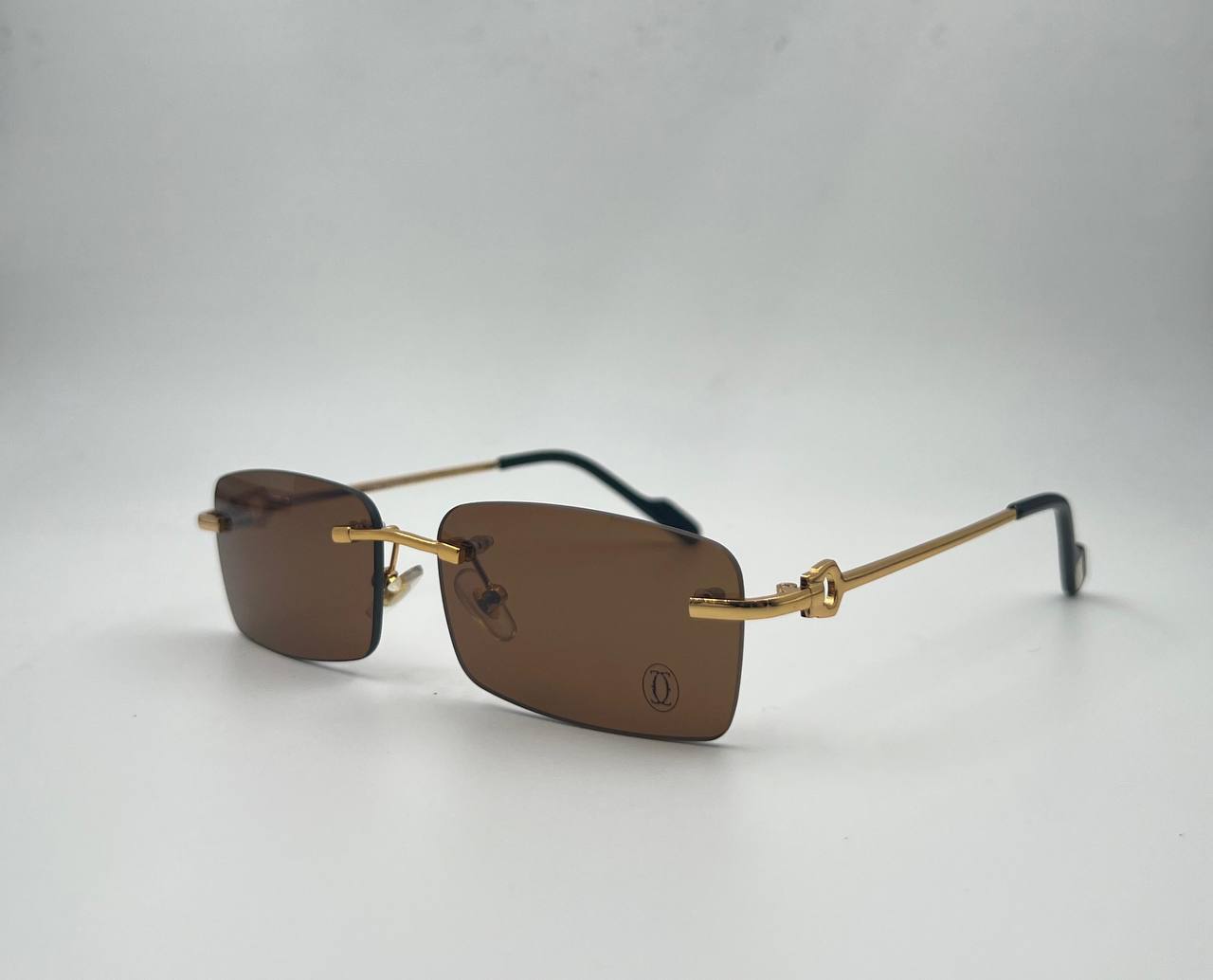 Cartier
Sunglasses 🕶️ 
good quality 💯
With master box 🗃️ 
50 dhs🪙🌨️

Zain273
♥️♥️♥️