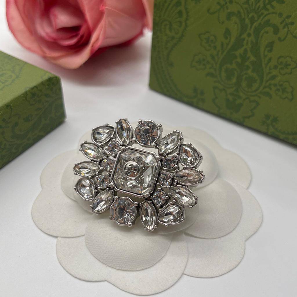 Gucci 💫✨
BROOCH
55 DHS🗽
WITH BOX AND PAPER BAG🎁🛍️

Zain89
♥️♥️♥️