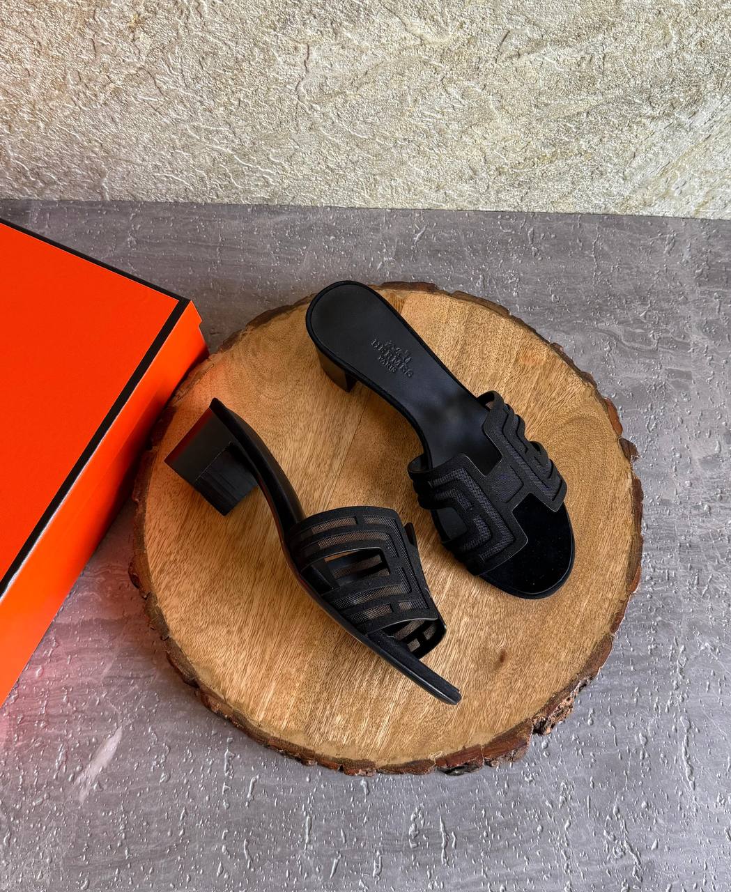 HERMES 
SuperMaster Quality 💯
450 dhs🇦🇪🇦🇪
Size: 36-41 💥

Zain171
♥️♥️♥️