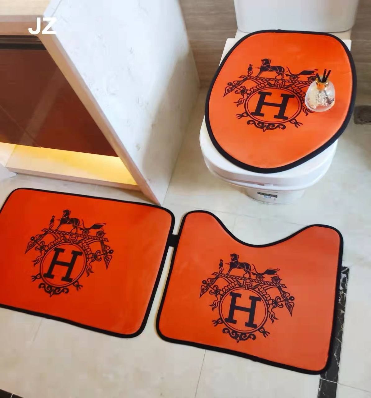 New collection 
Washroom set
3 pcs set
60 dhs✅

Zain99
♥️♥️♥️