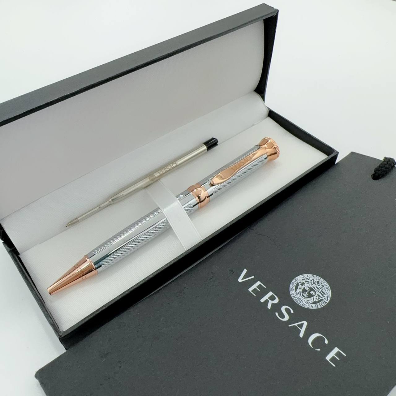 Pen
55 dhs💓

Zain273
♥️♥️♥️