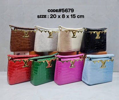 LV
ᴄᴀᴘᴜᴄɪɴᴇs ᴄʀᴏᴄᴏᴅɪʟᴇ
ɢʟᴏssʏ ʟᴇᴀᴛʜᴇʀ ᴍᴀᴛᴇʀɪᴀʟ
ɢᴏʟᴅ ʜᴀʀᴅᴡᴀʀᴇ
sɪᴢᴇ : 20cm
ᴡɪᴛʜ BOX

75 dhs🇦🇪🇦🇪

Zain31
♥️♥️♥️