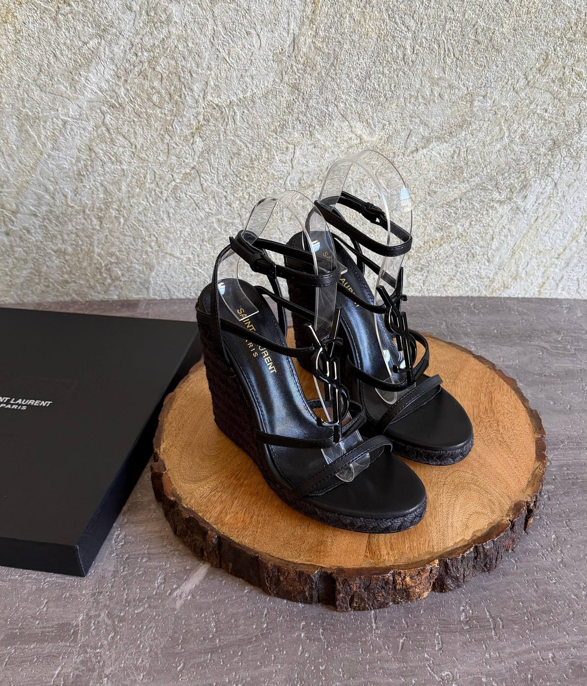 YSL

SuperMaster Quality 💯
560 dhs🇦🇪🇦🇪

Size: 36-41💥
Zain171
♥️♥️♥️