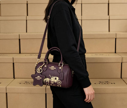 COACH 

COPY ONE 
NEW CAME 

WITH BOX 
🎁🎁🎁

120 dhs✅
20cm

Zain39
♥️♥️♥️