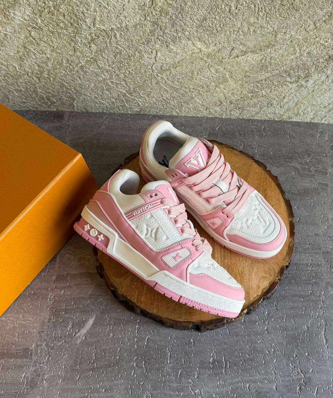 LV
SuperMaster Quality 💯
550 dhs🇦🇪🇦🇪
Size: 36-41💥

Zain171
♥️♥️♥️