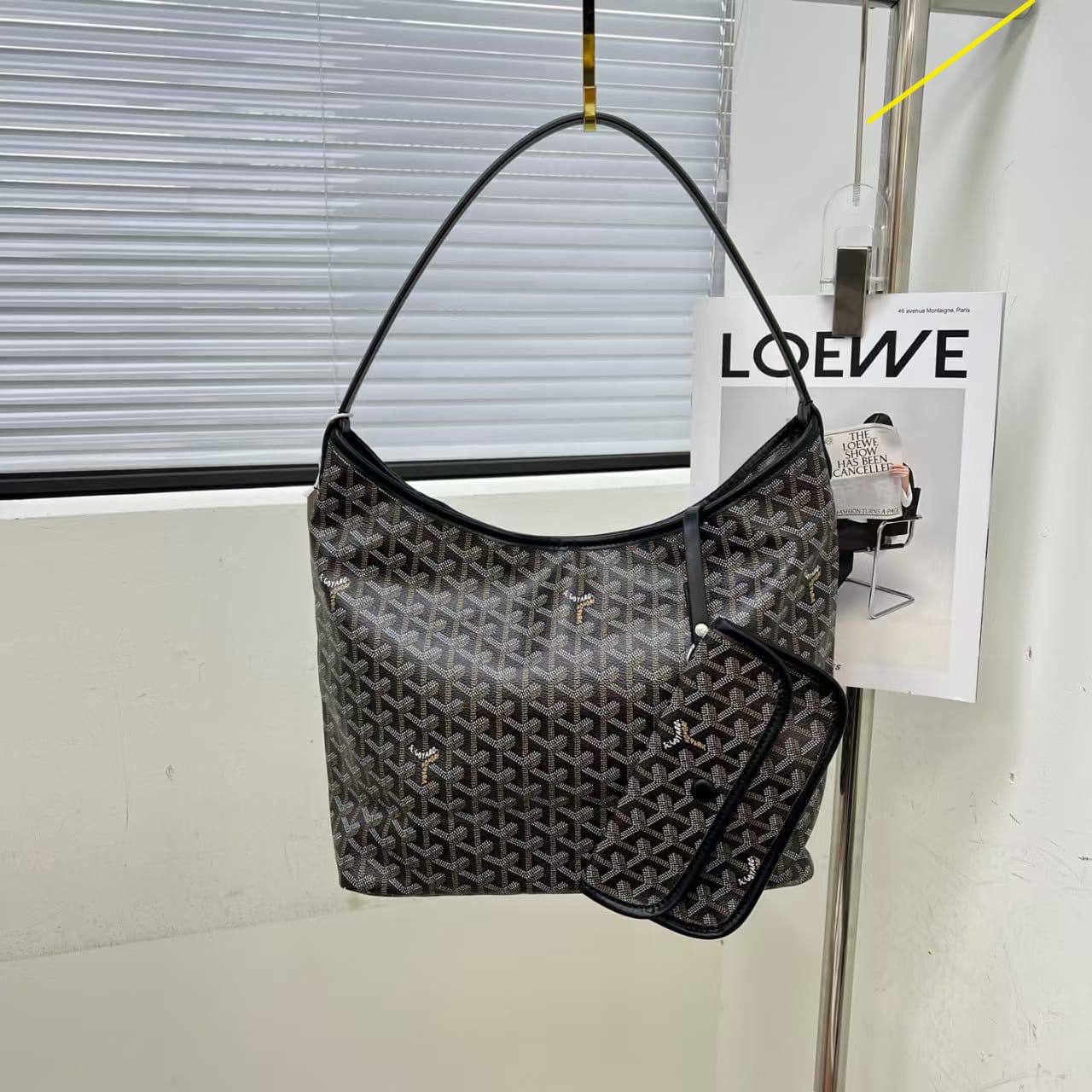 Goyard
Size : 36x31x12cm

70 dhs💓

Zain232
♥️♥️♥️