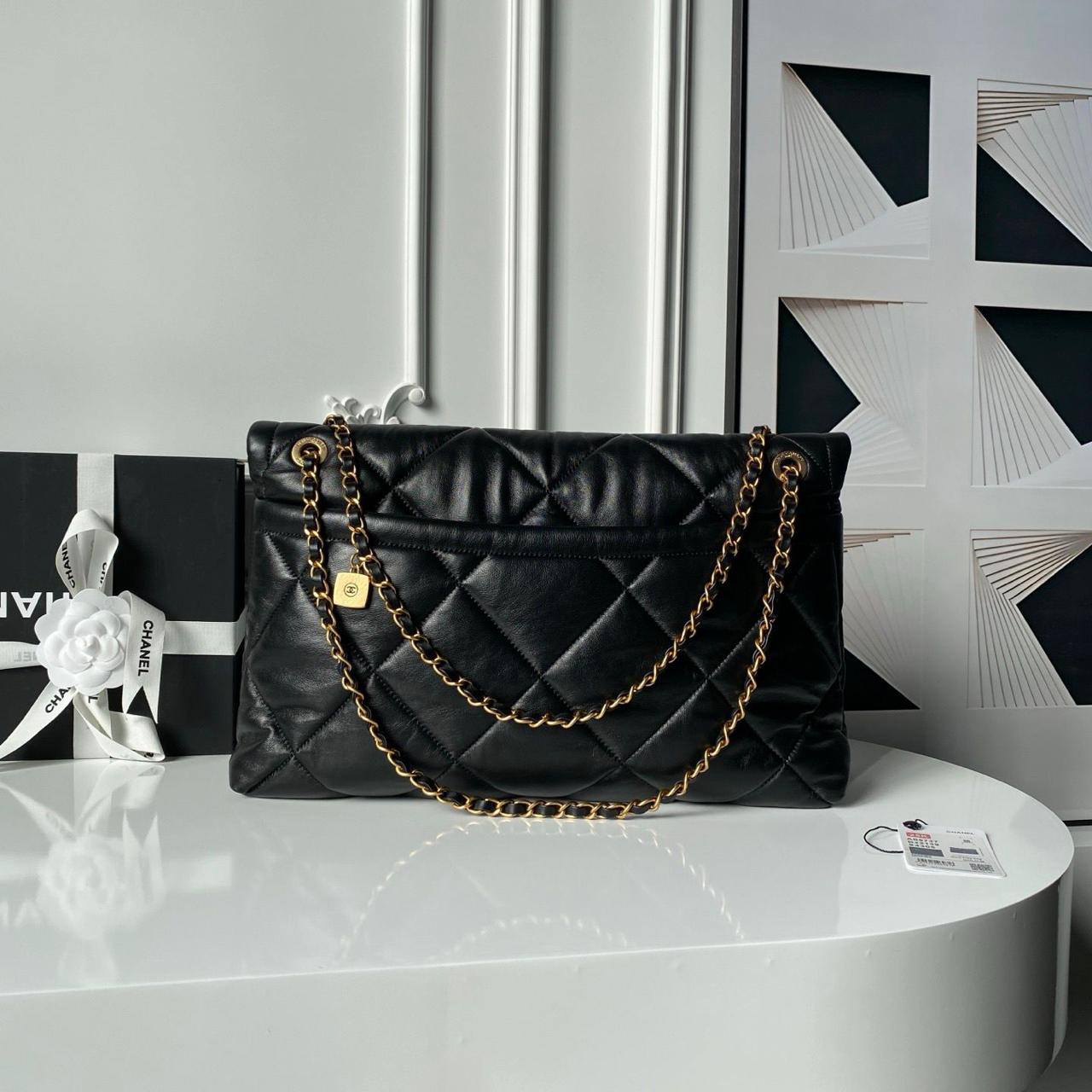 CHANEL 

NEW CAME 

GOOD  QUALITY 

130 DHS🇦🇪🇦🇪

Zain295
♥️♥️♥️