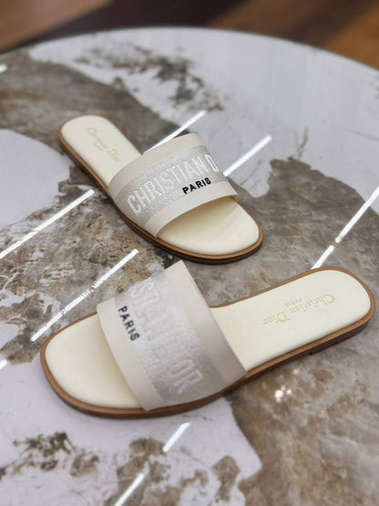 Dior  
100 dhs✅
Size 36-42

Zain55
♥️♥️♥️