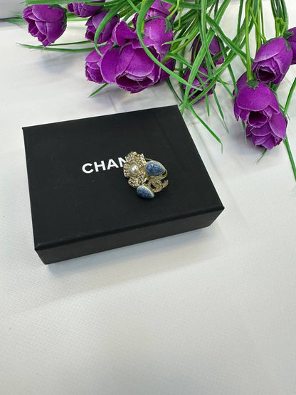 CHANEL ❤️‍🔥*
Ring 💍 
Available size 6,7,8,9
Master quality 💯
With normal boxes 🗃️ 
50 dhs✅
With master box 📦 
65 dhs✅

Zain216
♥️♥️♥️