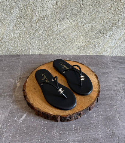 CHANEL 💫
SuperMaster Quality 💯
450 dhs✅
Size: 36-41 💥

Zain171
♥️♥️♥️